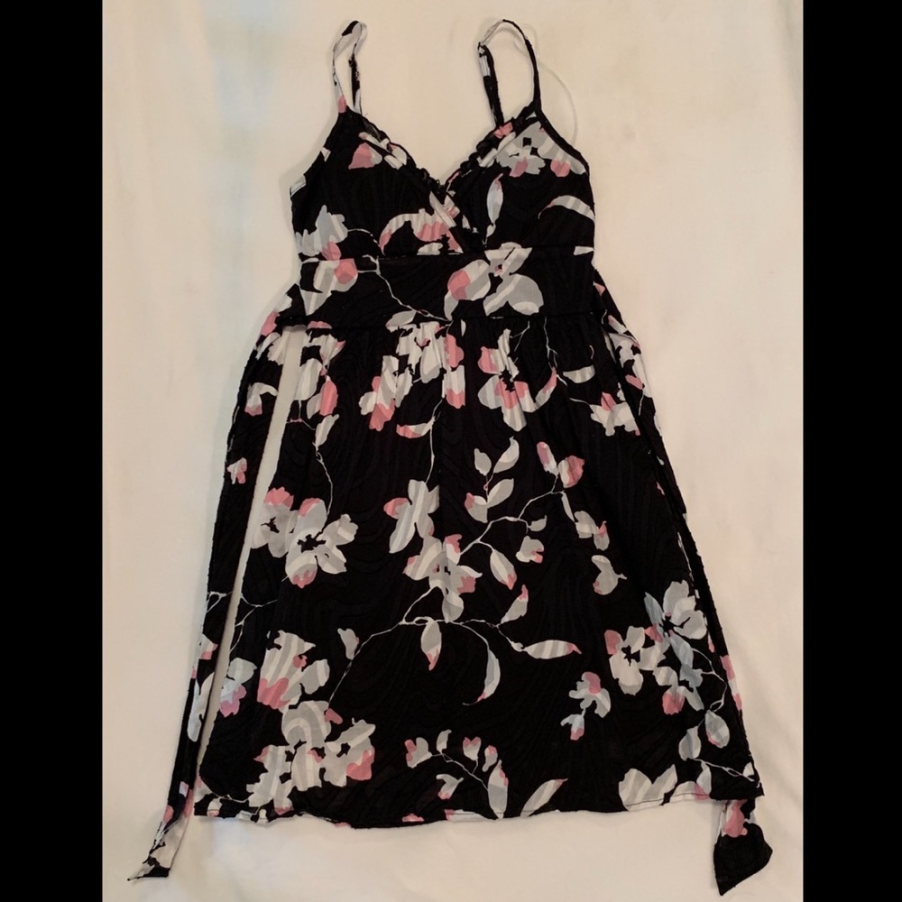 Juniors black floral dress